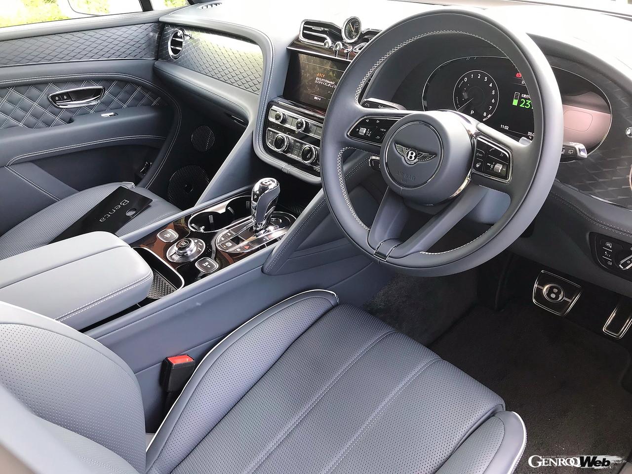 ベントレー ベンテイガ ハイブリッドのコクピット