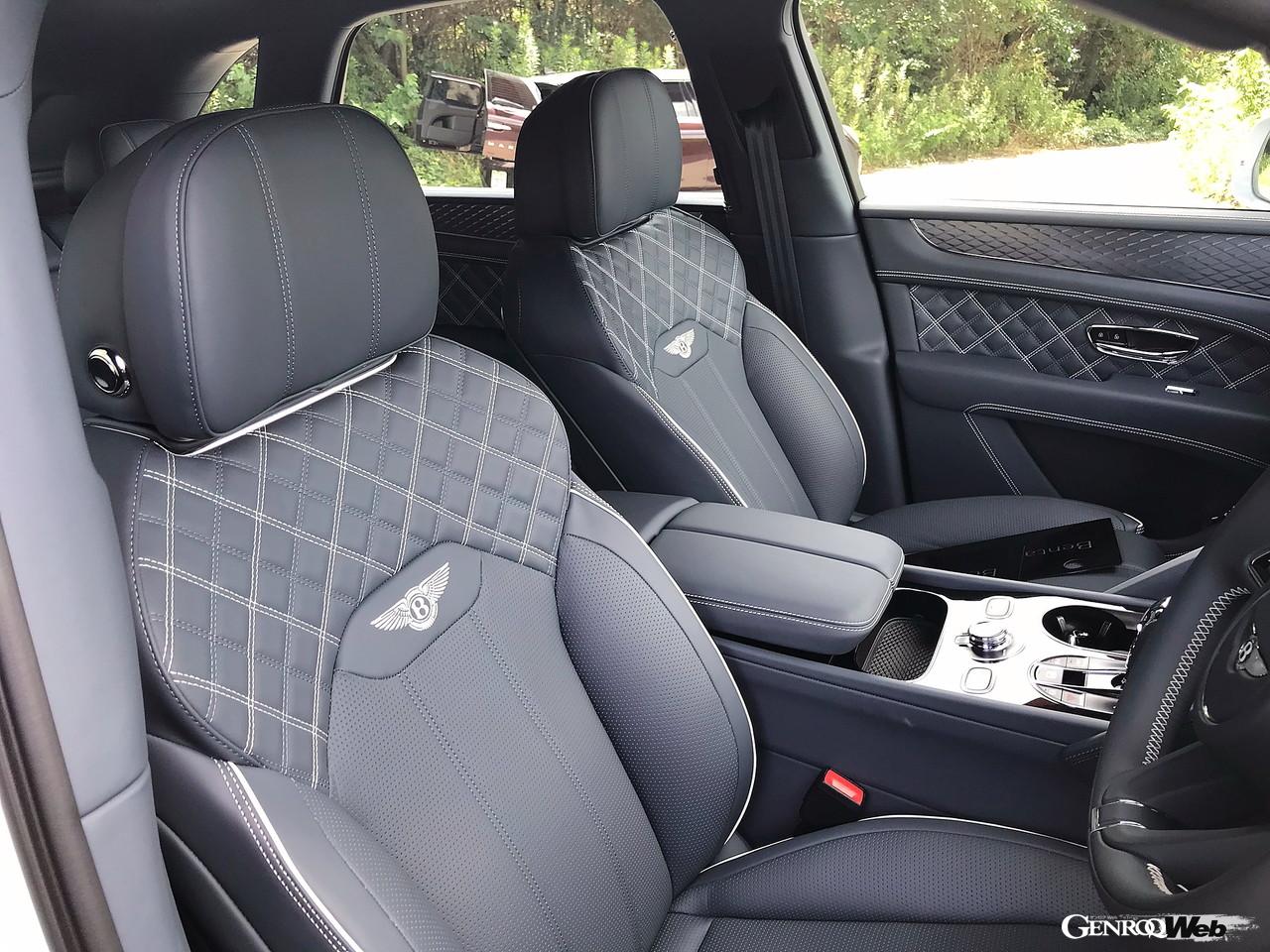 ベントレー ベンテイガ ハイブリッドのフロントシート