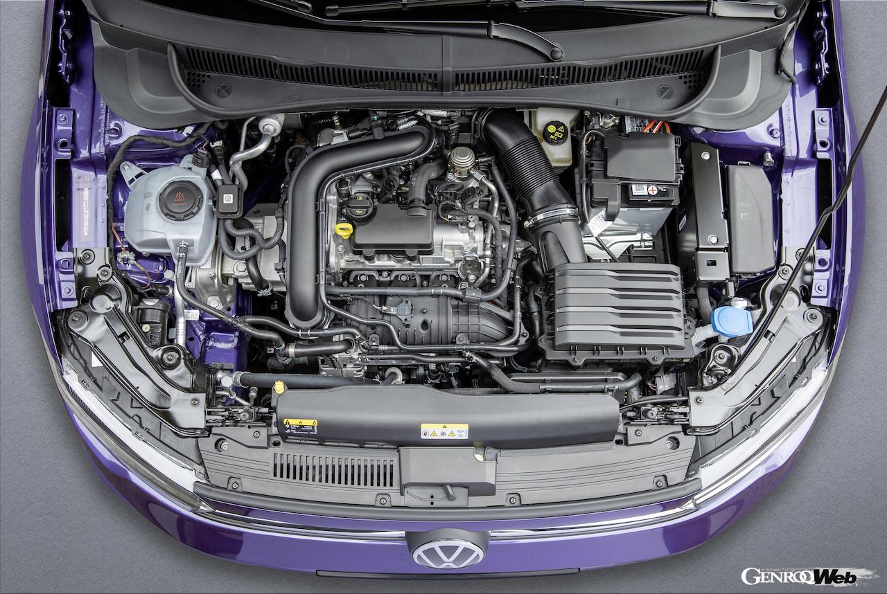 フォルクスワーゲン ポロのエンジンコンパートメント