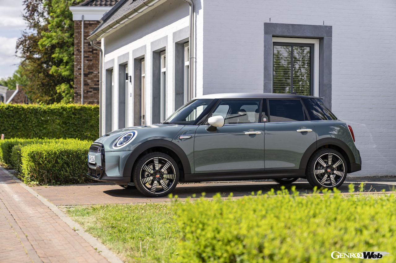 MINI 5ドア クーパーS マルチトーン・エディションのエクステリア。