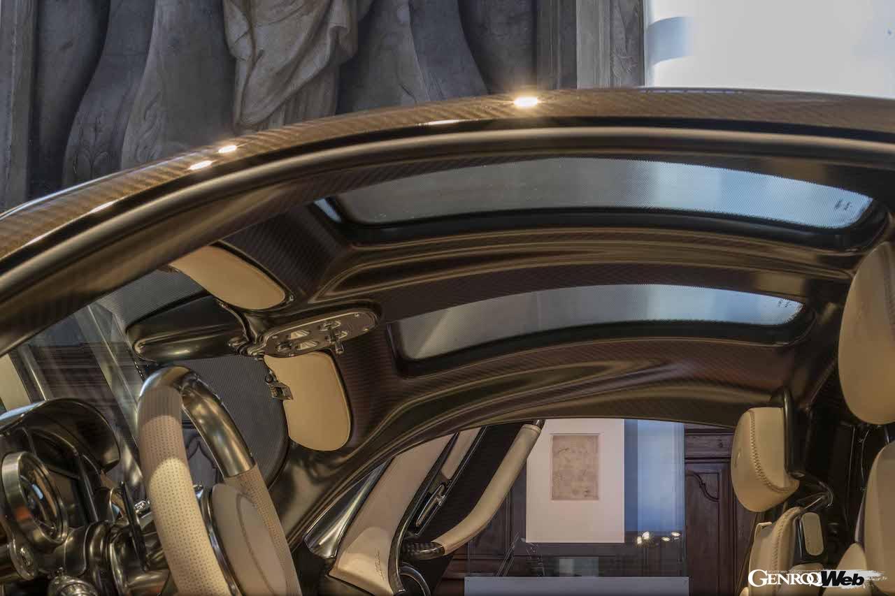 ミラノのレオナルドダヴィンチ記念国立科学技術博物館、サラ・デル・チェナコロ食堂に、ダヴィンチの作品と共に展示された「パガーニ ユートピア」。