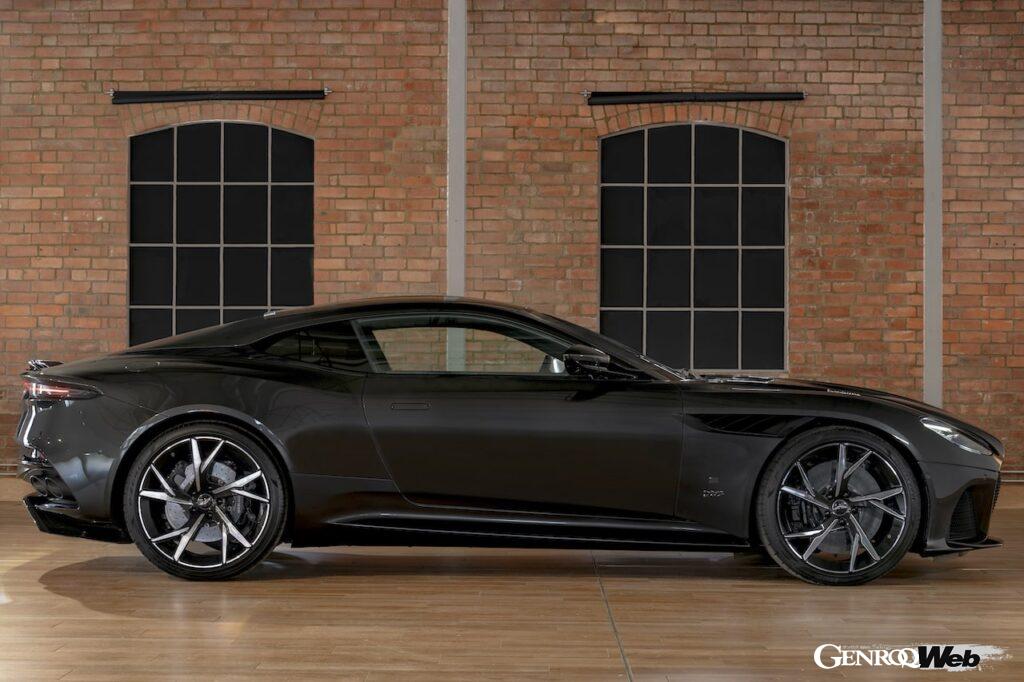 『007/ノー・タイム・トゥ・ダイ』の公開を記念して25台が限定製造された「DBS スーパーレッジェーラ 007エディション」も出品された。