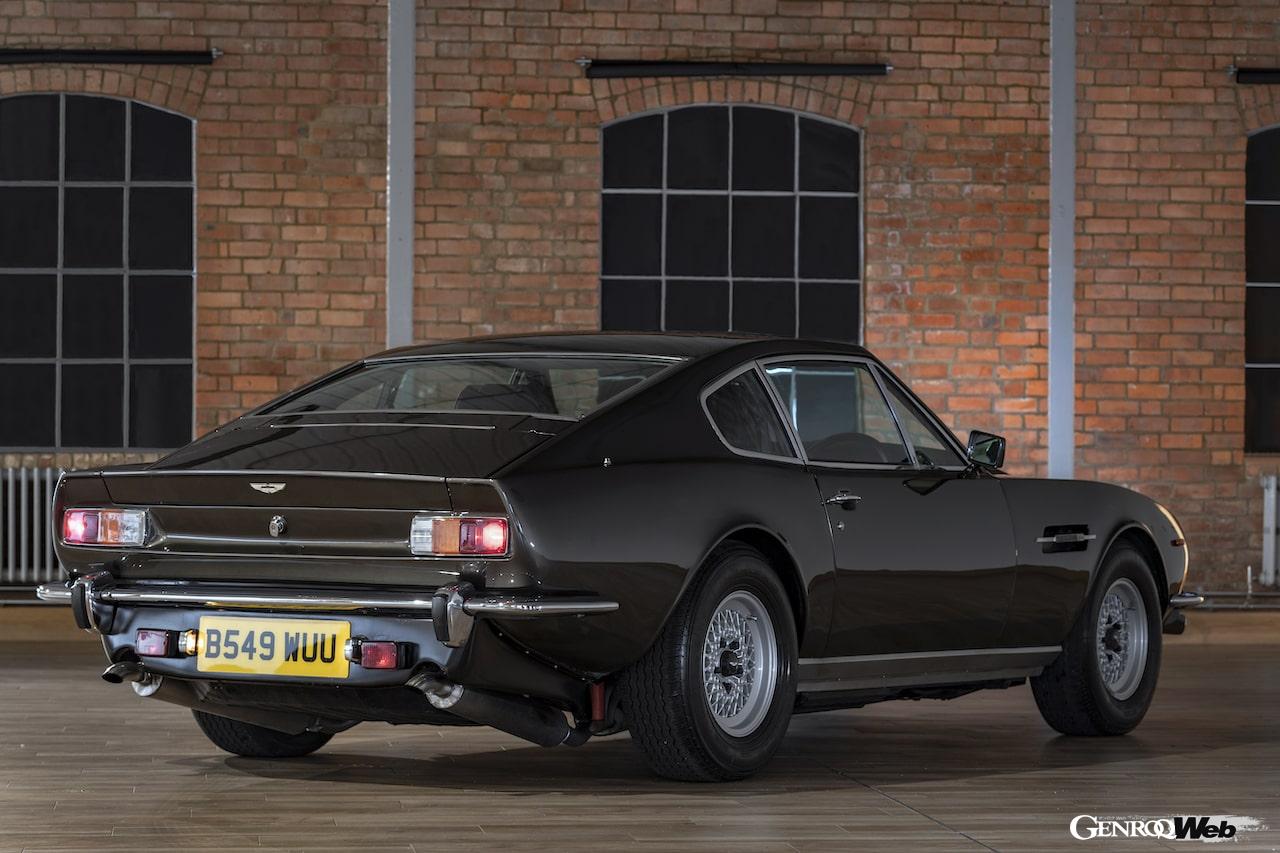 1987年の『007/リビング・デイライツ』でボンドカーとして登場し、最新作『007/ノー・タイム・トゥ・ダイ』でもボンドがドライブした、アストンマーティン V8。