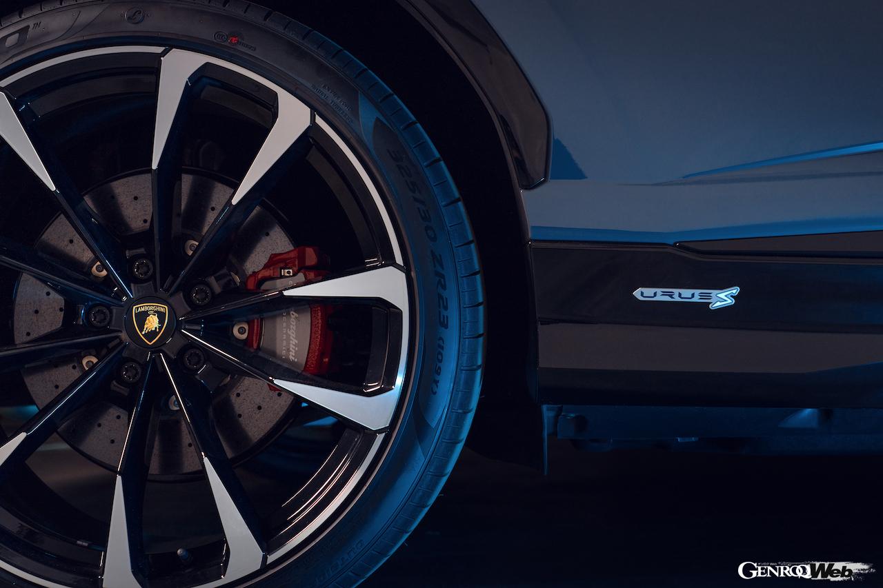 標準が21インチ、22インチと23インチも選ぶことができる「ランボルギーニ ウルス S」のホイール。