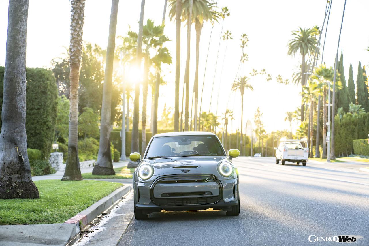 ロサンゼルス～ラスベガス間のワインディングロードや砂漠、ハイウェイなど様々な環境を問題なく走り切った、フル電動モデル「MINI クーパーSE」。