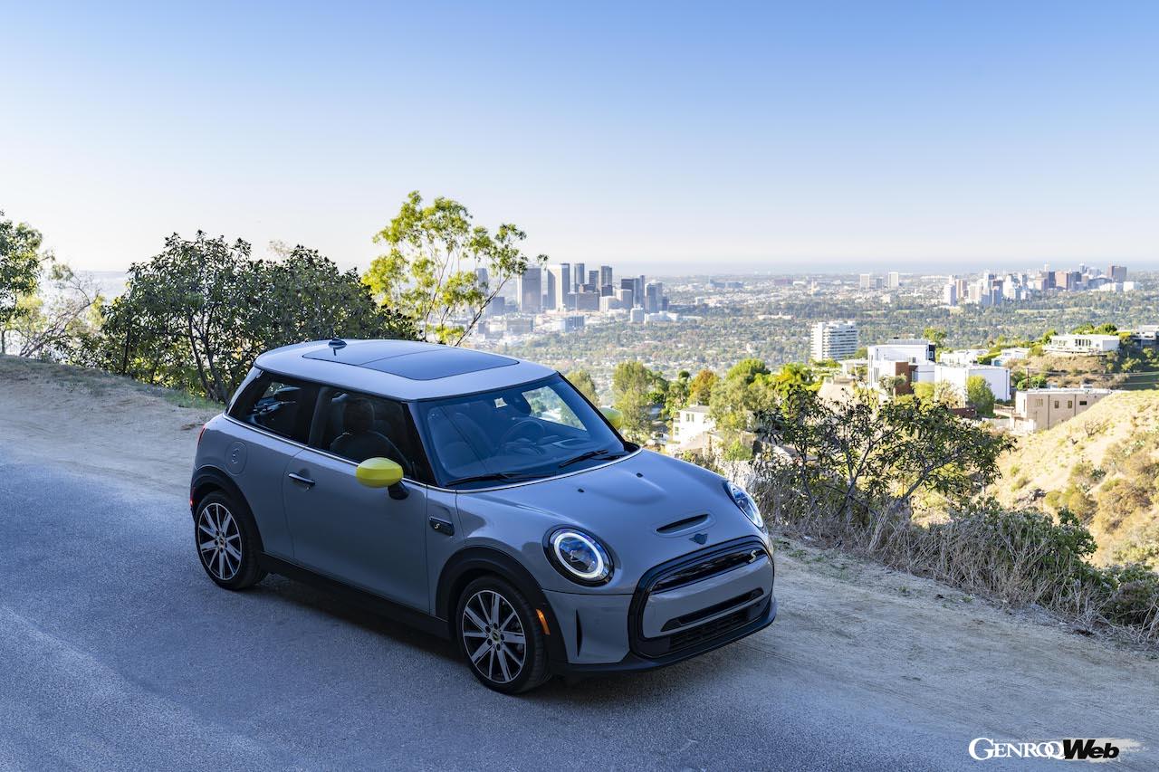 ロサンゼルス～ラスベガス間のワインディングロードや砂漠、ハイウェイなど様々な環境を問題なく走り切った、フル電動モデル「MINI クーパーSE」。