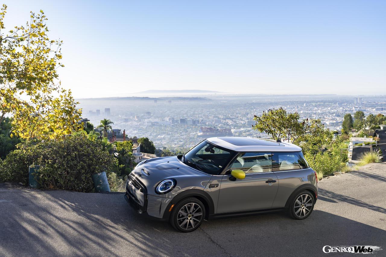 ロサンゼルス～ラスベガス間のワインディングロードや砂漠、ハイウェイなど様々な環境を問題なく走り切った、フル電動モデル「MINI クーパーSE」。