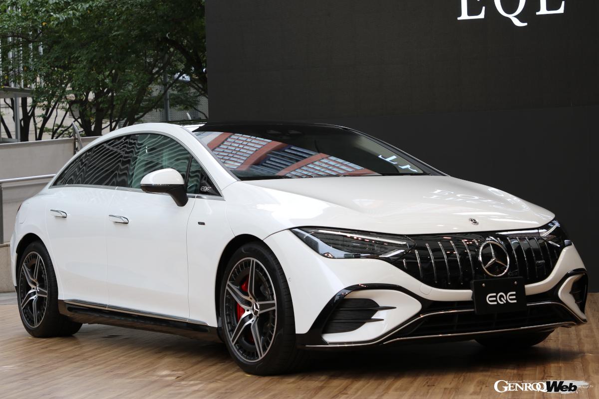 今回発表されたのはEQS 450+とEQE 350+のほか、それぞれにAMGモデルの53 4マティック+が加わり2グレードずつとなる。
