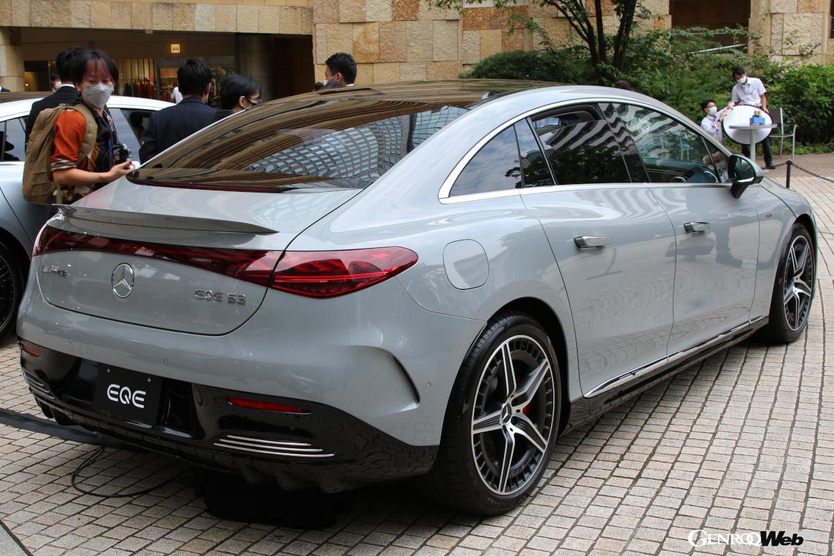 BEVのフラッグシップサルーン「EQS」と、Eセグメントの「EQE」にはそれぞれハイパフォーマンスモデルのAMG 53 4マティック+がラインナップされる。