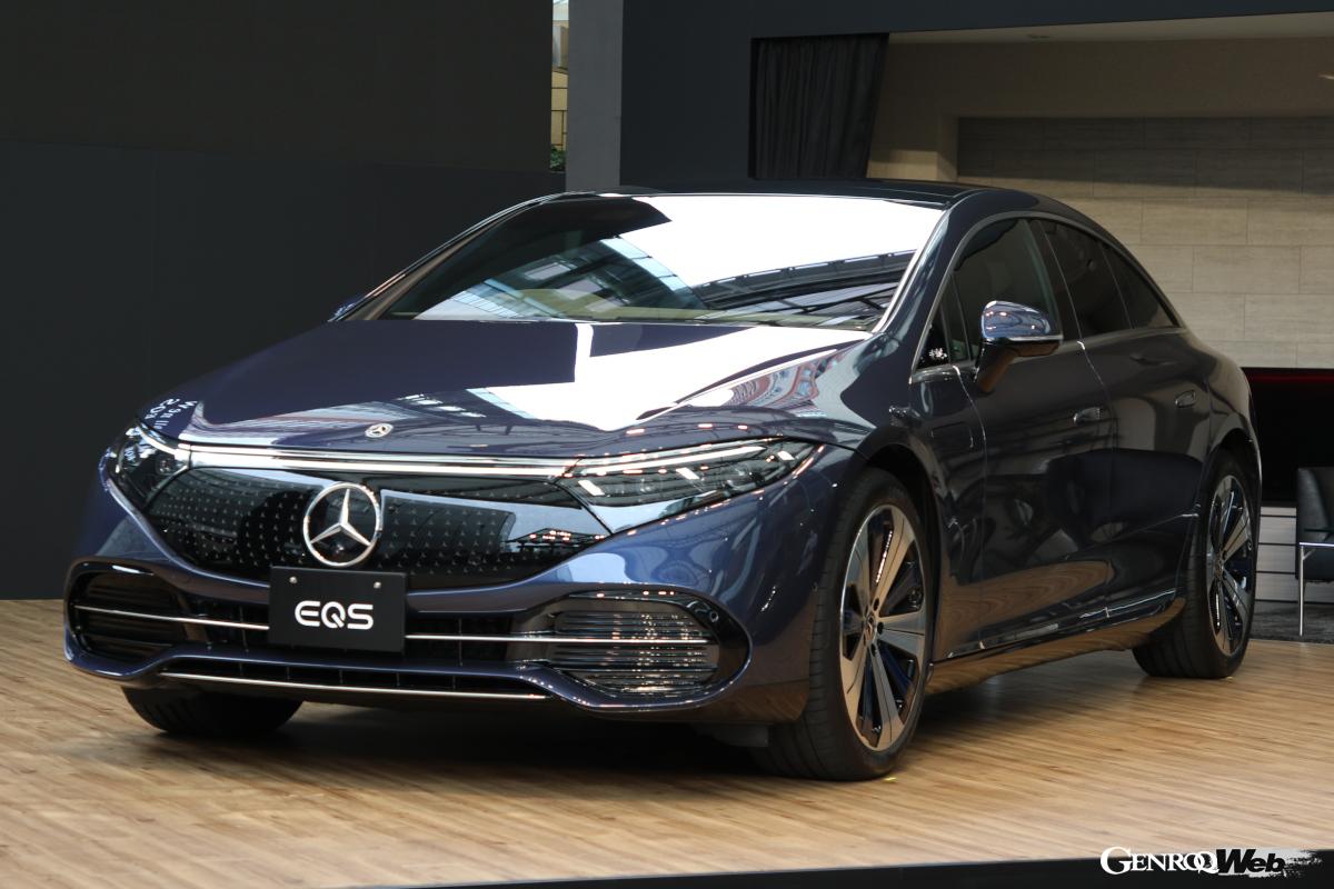 今回発表されたのはEQS 450+とEQE 350+のほか、それぞれにAMGモデルの53 4マティック+が加わり2グレードずつとなる。