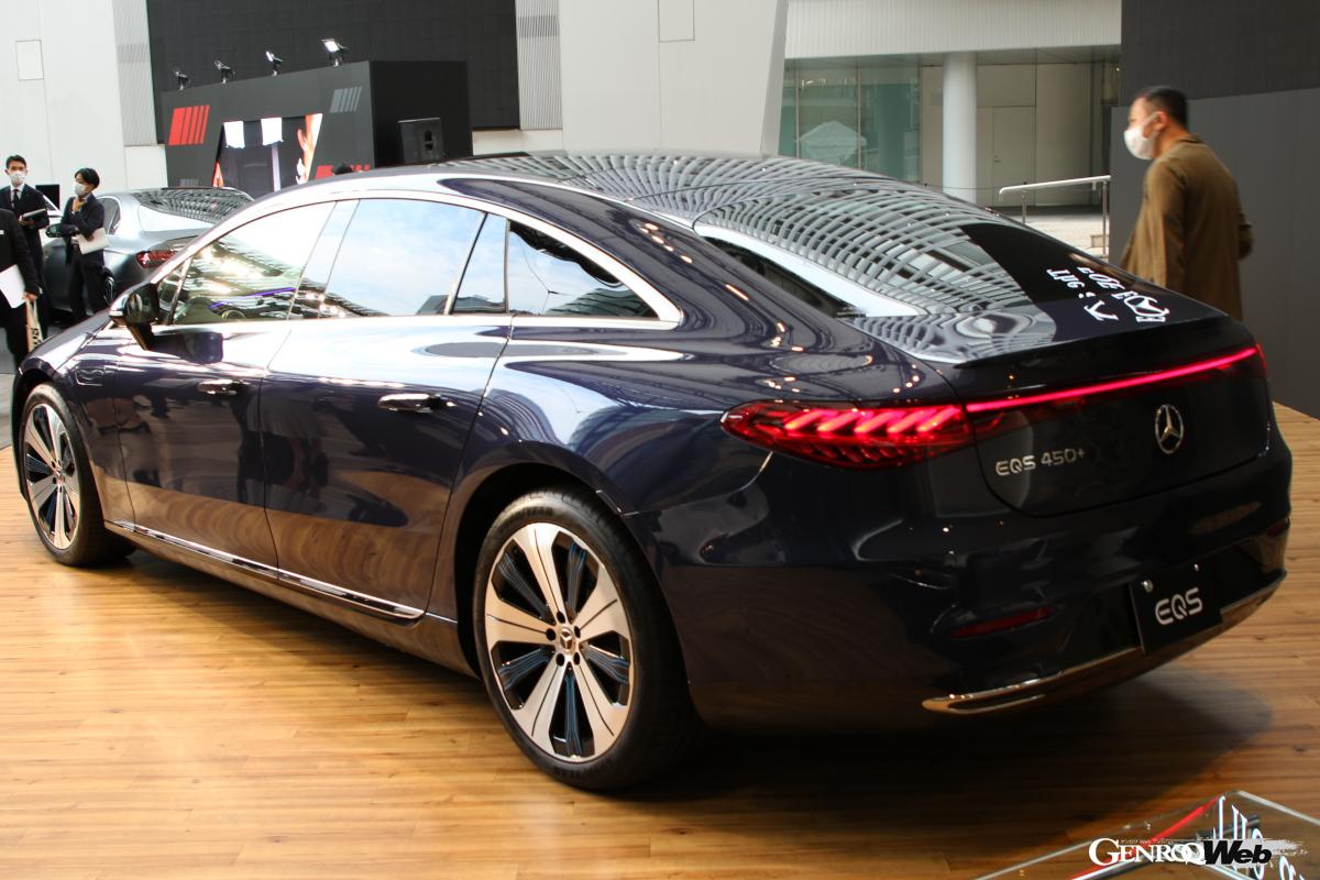 今回発表されたのはEQS 450+とEQE 350+のほか、それぞれにAMGモデルの53 4マティック+が加わり2グレードずつとなる。