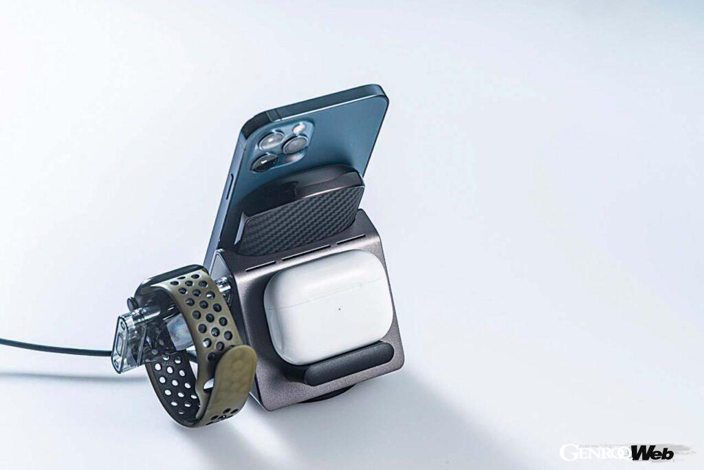 背面充電エリアはAirPodsをワイヤレス充電可能で、AirPodsの置き台は高さを2段階に調整できる。Apple製品に特化した細かい設計が実に嬉しい。