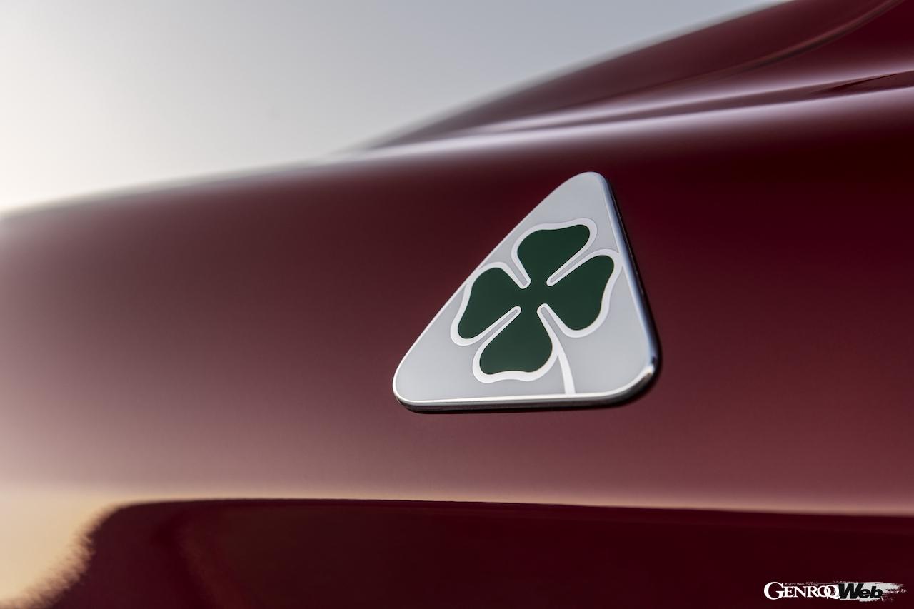 アルファロメオ ジュリアの2023年モデル。エンブレム