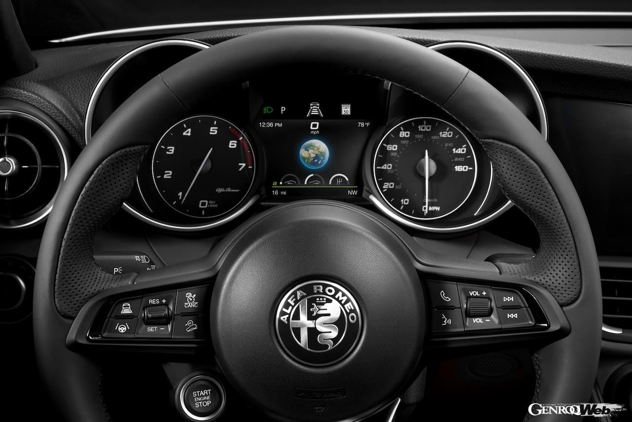 アルファロメオ ジュリア 2023年モデルのメータークラスター