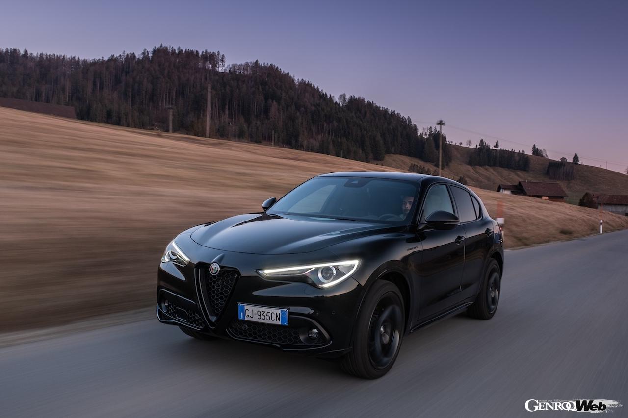 アルファロメオ ステルヴィオ 2023年モデルのエストレマ仕様。フロントビュー