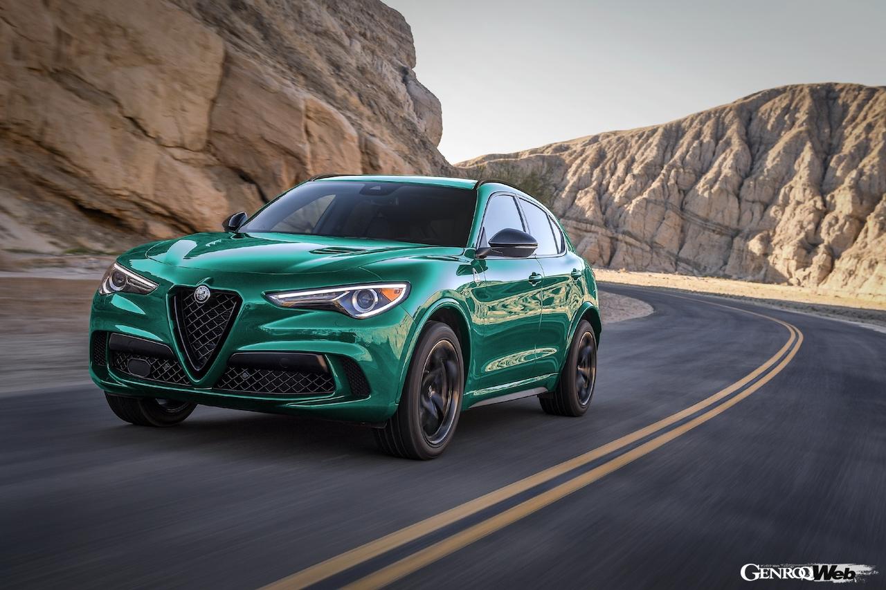 アルファロメオ ステルヴィオ 2023年モデル。フロントビュー