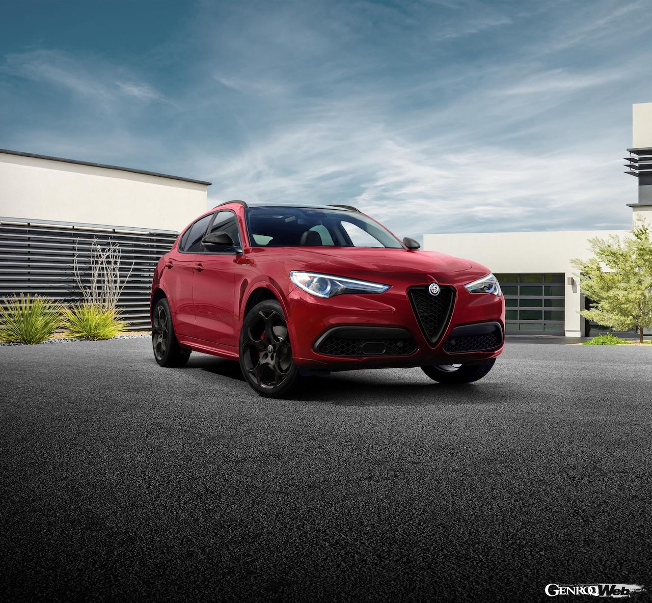 アルファロメオ ステルヴィオ 2023年モデル。フロントビュー