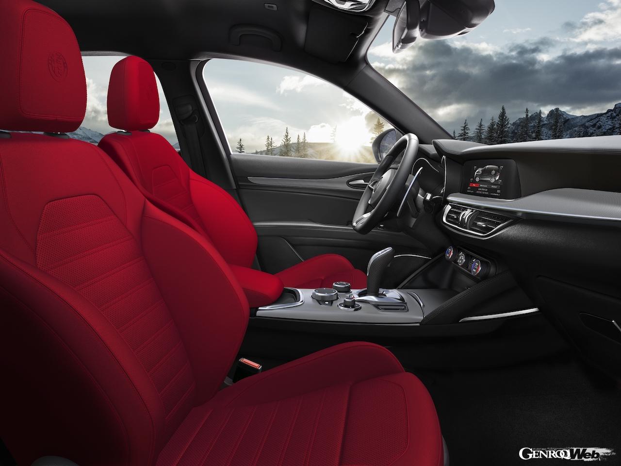 アルファロメオ ステルヴィオ 2023年モデル。インテリア