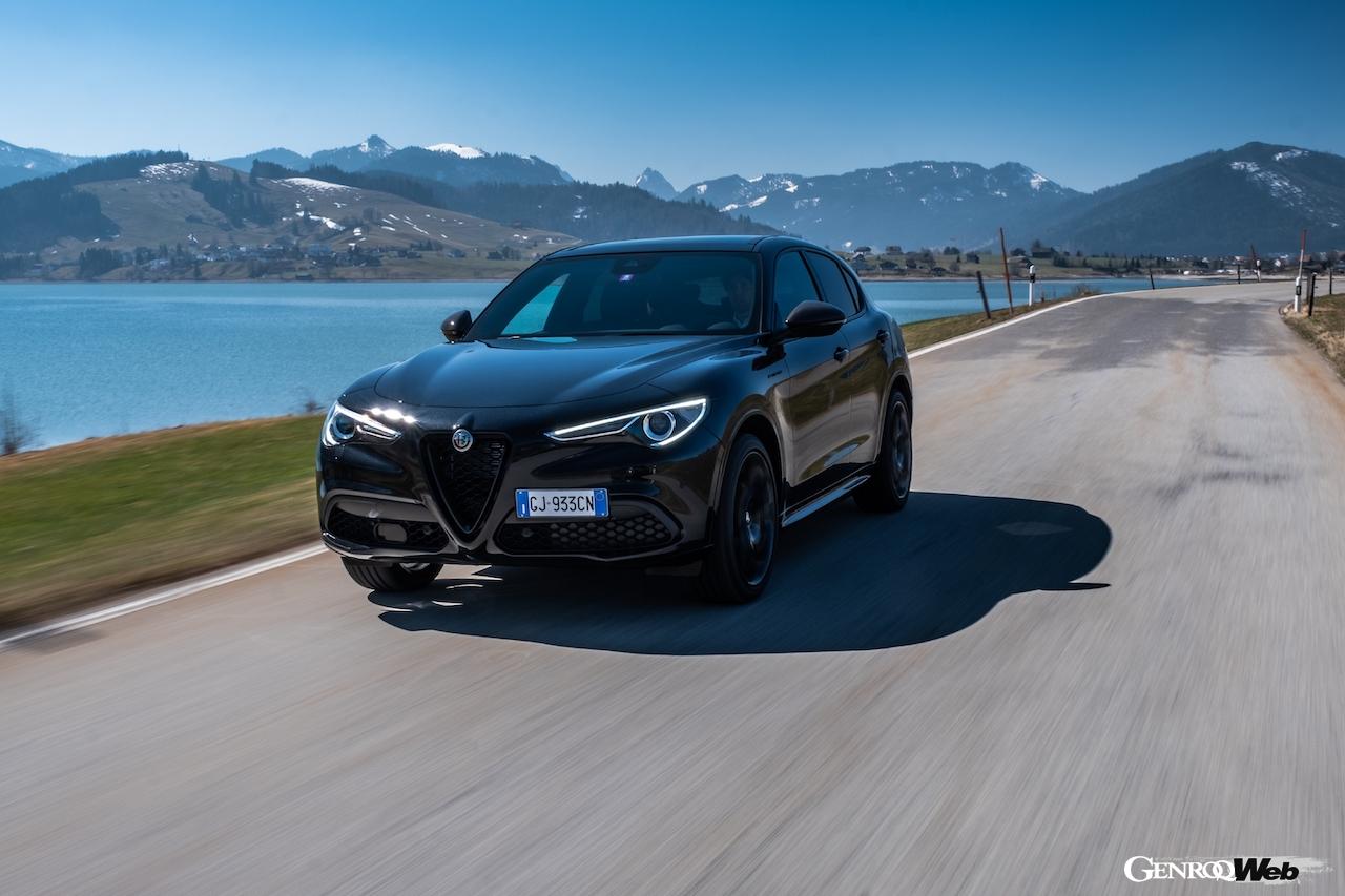 アルファロメオ ステルヴィオ 2023年モデルのエストレマ仕様。フロントビュー