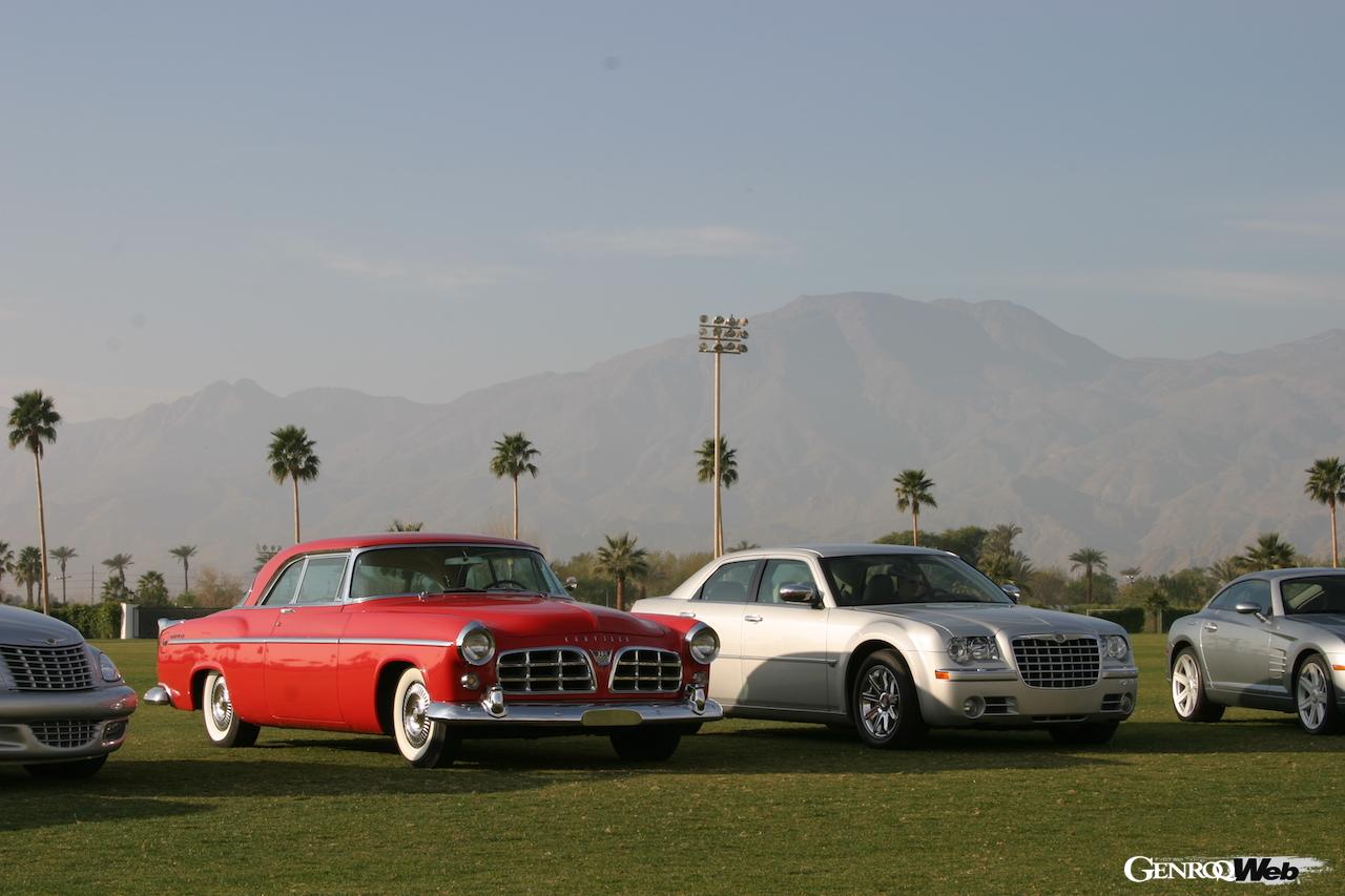 1955年製クライスラー スポーツ クーペと2005年製300C