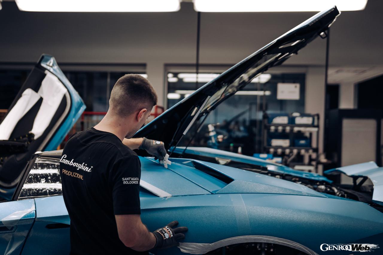 サンタアガタの工場を最後にラインオフしたランボルギーニ アヴェンタドール。組み立て