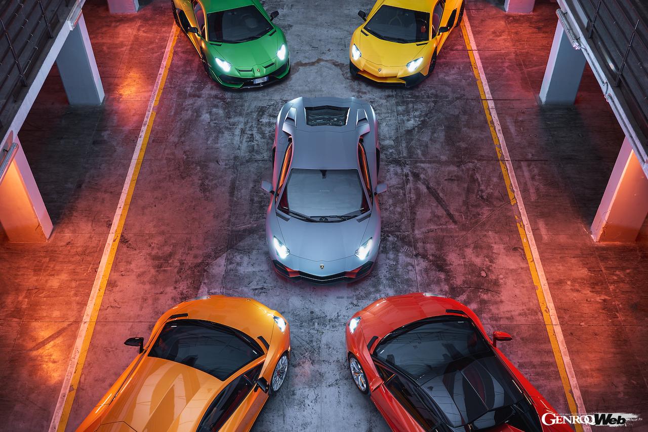 2022年に生産を終了するランボルギーニのフラッグシップモデル、アヴェンタドール。5台集合イメージ