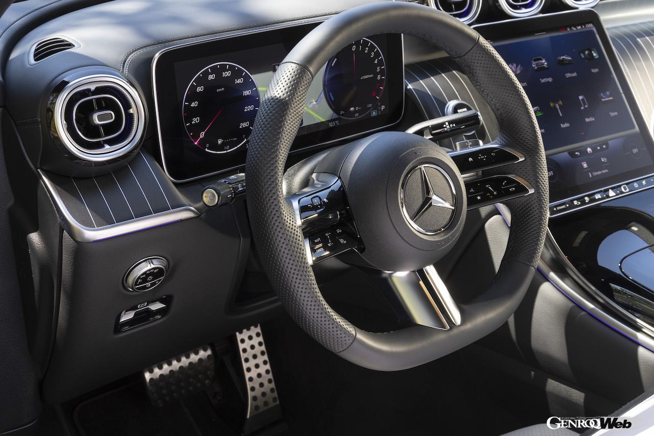 新型メルセデス・ベンツGLC 400eのコクピット