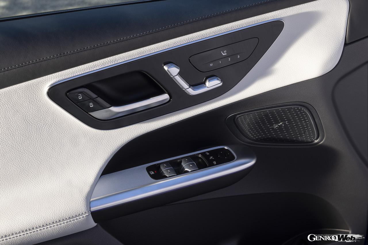 新型メルセデス・ベンツGLC 400eのドアトリム