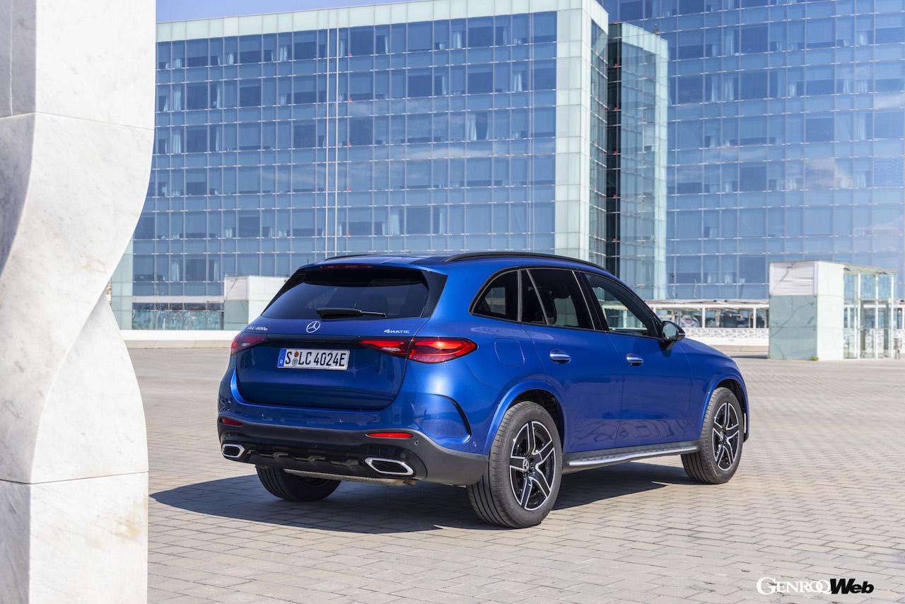 新型メルセデス・ベンツGLC 400eのリヤビュー