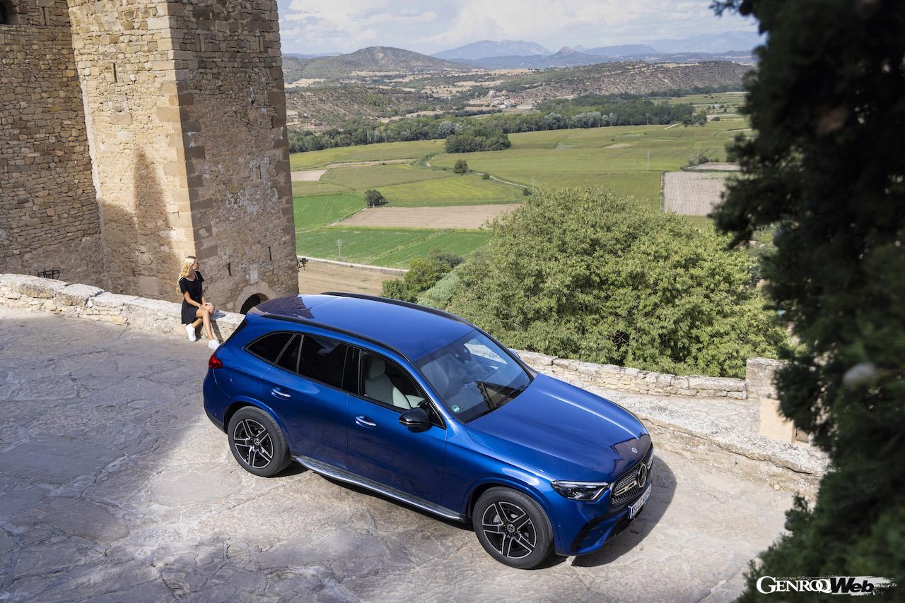 新型メルセデス・ベンツGLC 400eのトップビュー