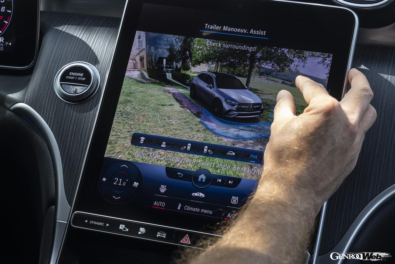 新型メルセデス・ベンツGLC 400eのセンターディスプレイ