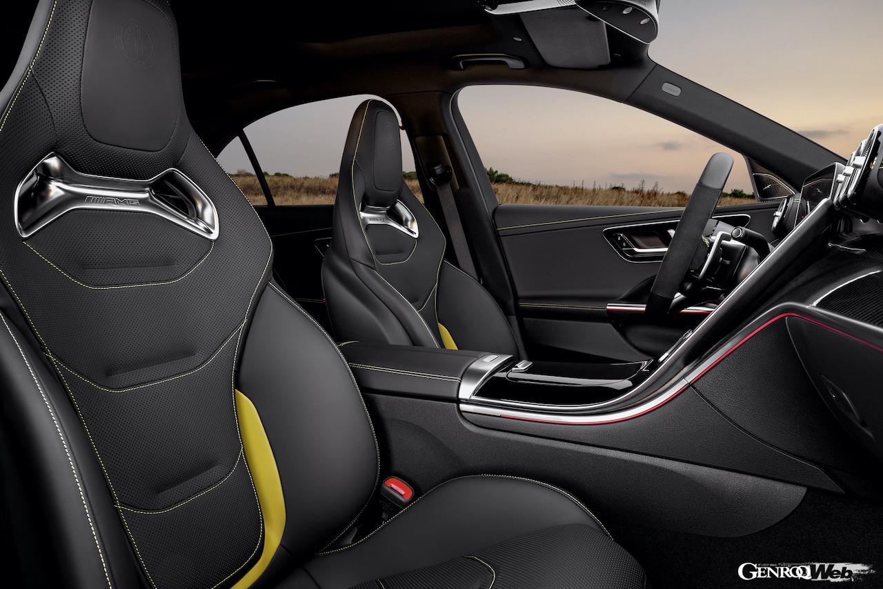 新型メルセデスAMG C63 S E PERFORMANCEのフロントシート