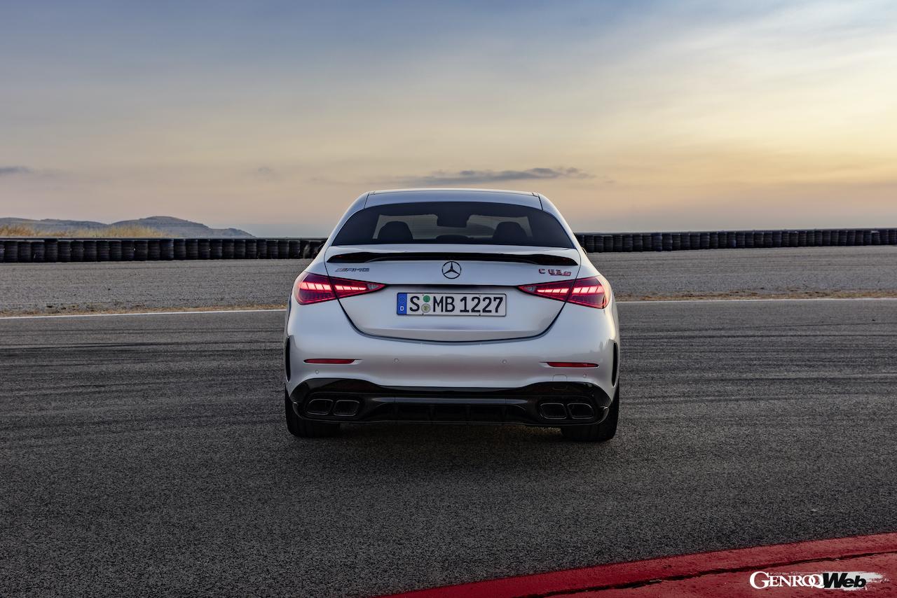 新型メルセデスAMG C63 S E PERFORMANCEのリヤビュー