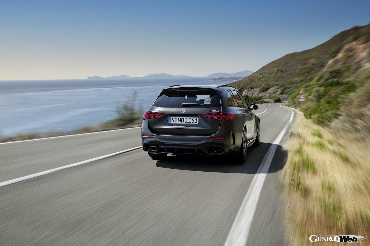 新型メルセデスAMG C63 S E PERFORMANCE エステートのリヤビュー