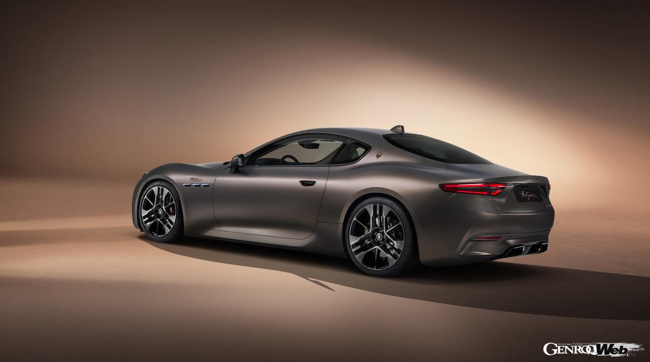 マセラティ初のフル電動モデルとしてデビューした、マセラティ グラントゥーリズモ フォルゴーレ。