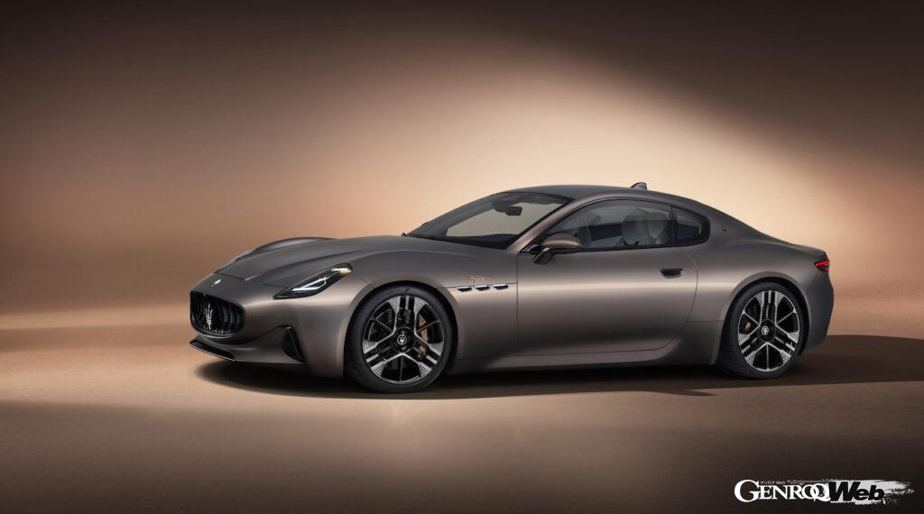 マセラティ初のフル電動モデルとしてデビューした、マセラティ グラントゥーリズモ フォルゴーレ。
