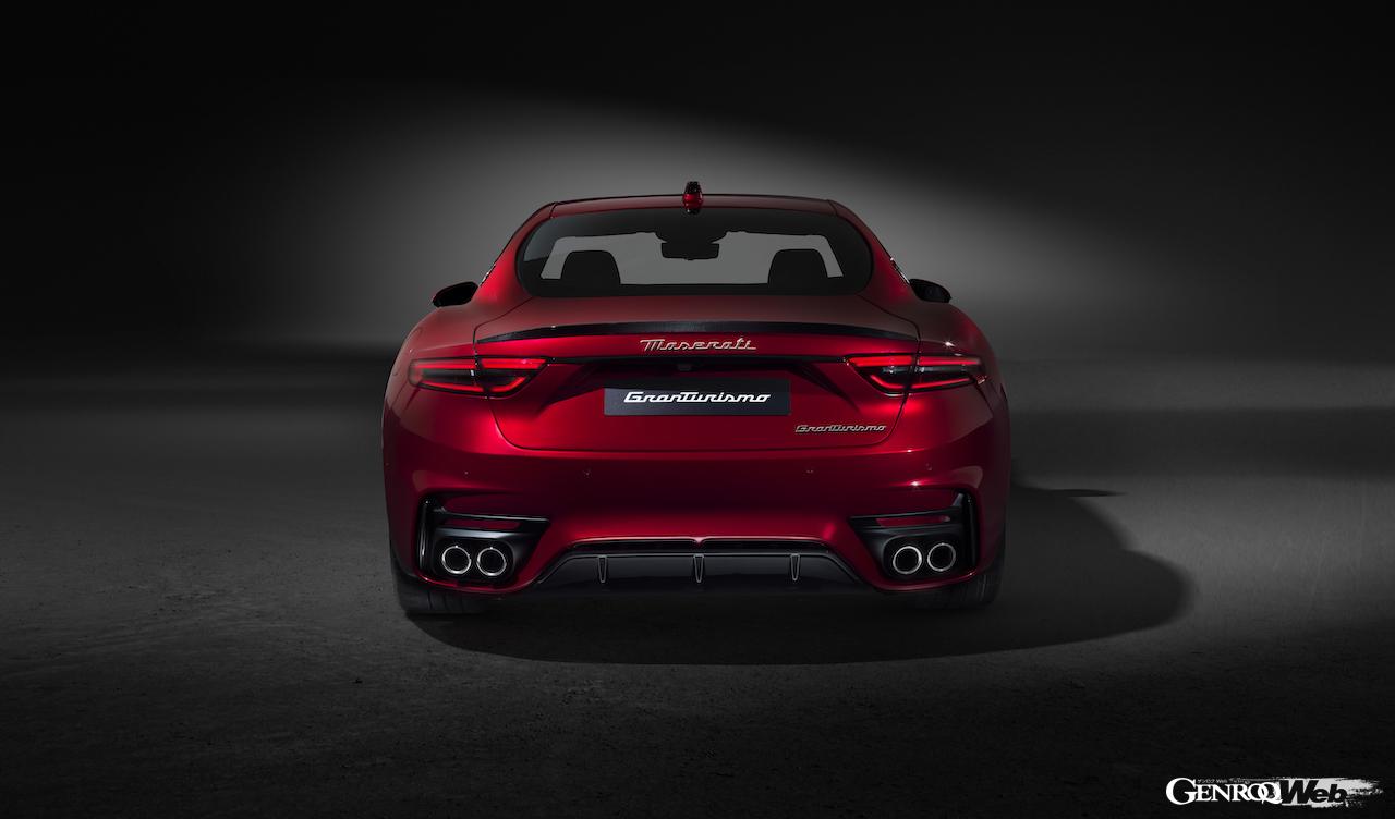 3.0リッターV型6気筒ツインターボを搭載する、マセラティ グラントゥーリズモ トロフェオ。