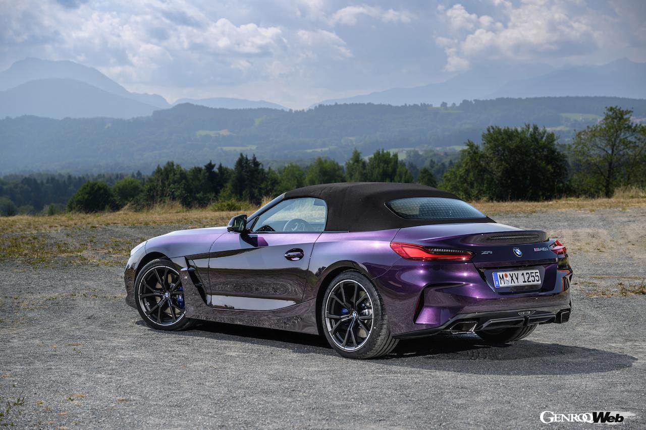 「BMW Z4」の2023年モデルのエクステリア。
