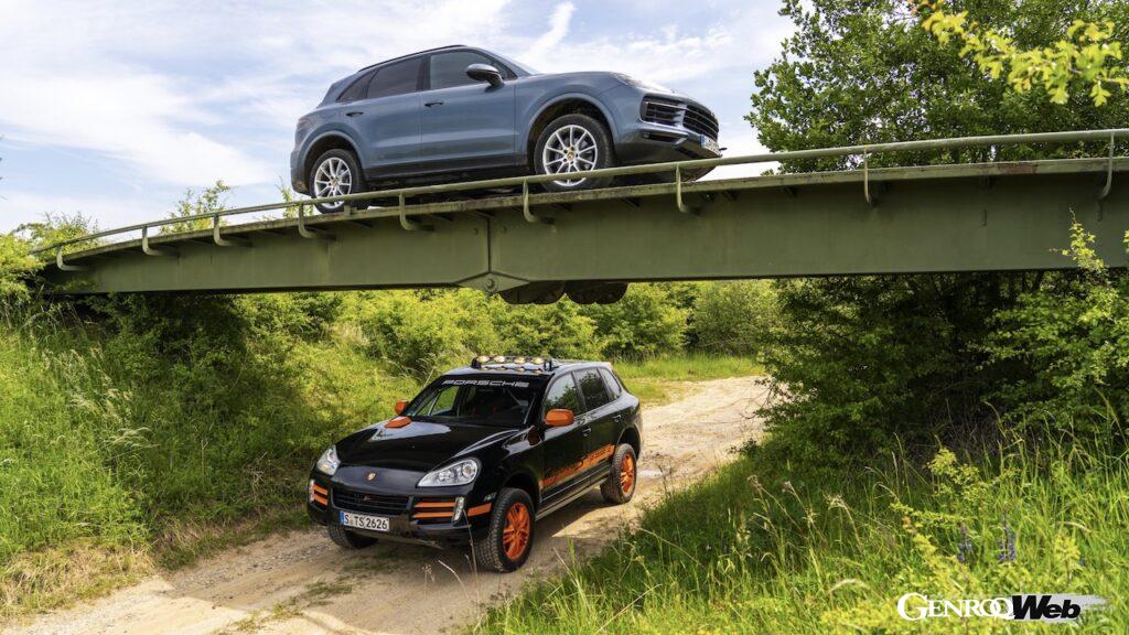 それまで2ドアスポーツカーを展開してきたポルシェにとって、念願の4ドアモデルとなったカイエン。以降、ポルシェはマカンやタイカンなど、4ドアモデルを充実化させていく。