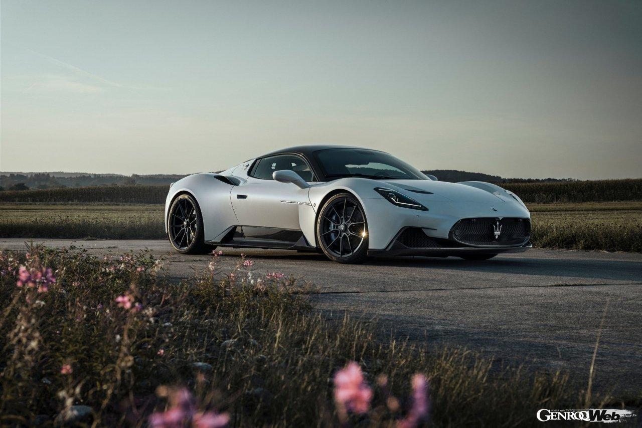 ノビテックのカーボンファイバー製コンポートネントを装着した、マセラティ MC20。