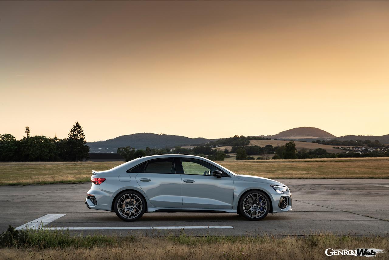 アウディ RS 3 セダン パフォーマンスエディションのエクステリア。
