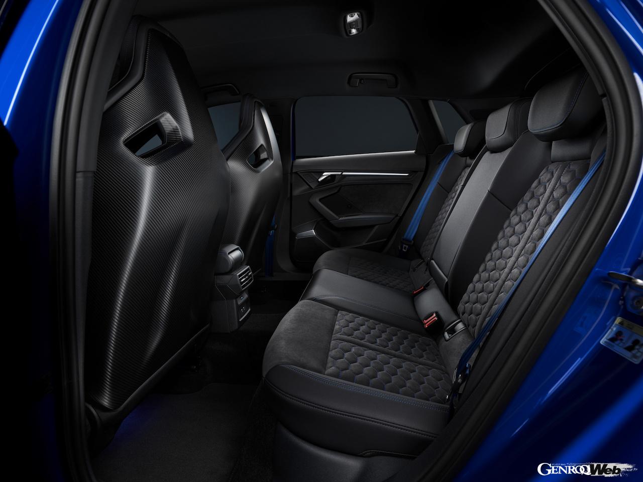 アウディ RS 3 スポーツバック パフォーマンスエディションのインテリア。
