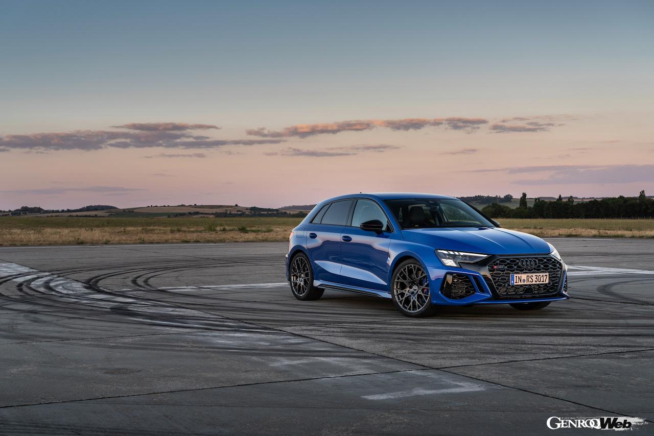 アウディ RS 3 スポーツバック パフォーマンスエディションのエクステリア。