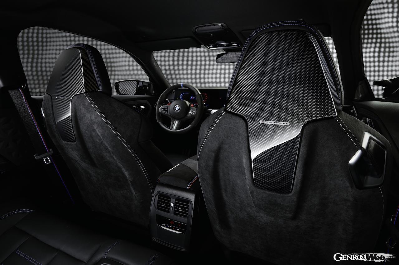 インテリアにカーボンファイバーとアルカンターラを組み合わせた、新型BMW M2用「BMW M パフォーマンスパーツ」。