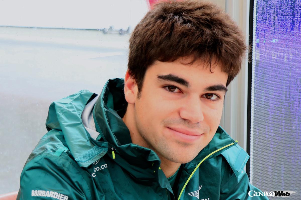 チーム代表のマイク・クラックにインタビュー。そこにベッテルとランス・ストロールが朝食を食べるために現れたりするのが、パドックスイートのすごいところ。