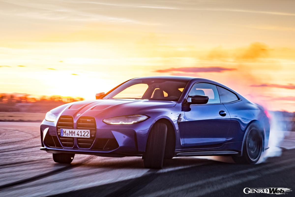 新型M2の最高出力は先代モデル比で90psものパワーアップを果たし、460ps。対するM4の最高出力はそれを20ps上回る480psとなり、M4コンペティションでは最高出力は510psに達する。