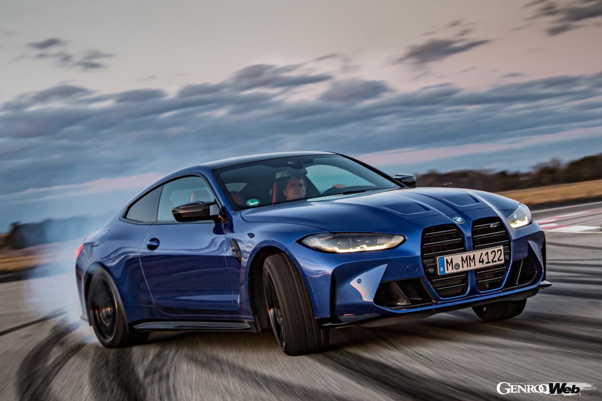 新型M2の最高出力は先代モデル比で90psものパワーアップを果たし、460ps。対するM4の最高出力はそれを20ps上回る480psとなり、M4コンペティションでは最高出力は510psに達する。