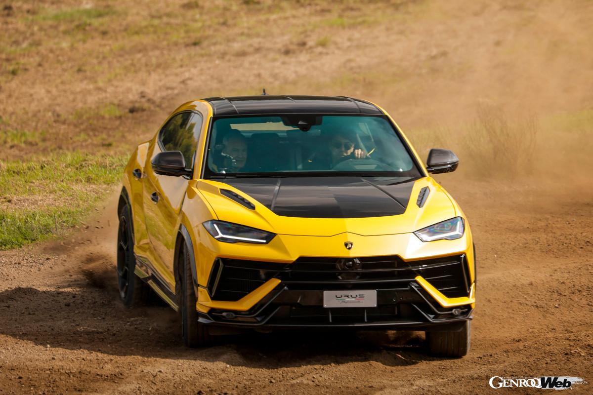 RALLYモードは名前の通り、オフロードでのスポーツ走行のためのモード。オーバーステアに持ち込むのも容易だ。