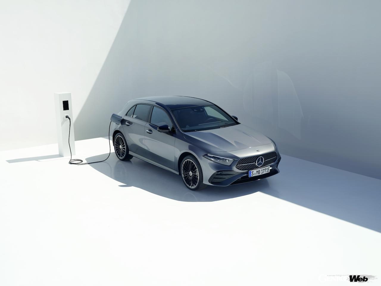 フェイスリフトを行った、メルセデス・ベンツ A 250 e ハッチバックのエクステリア。