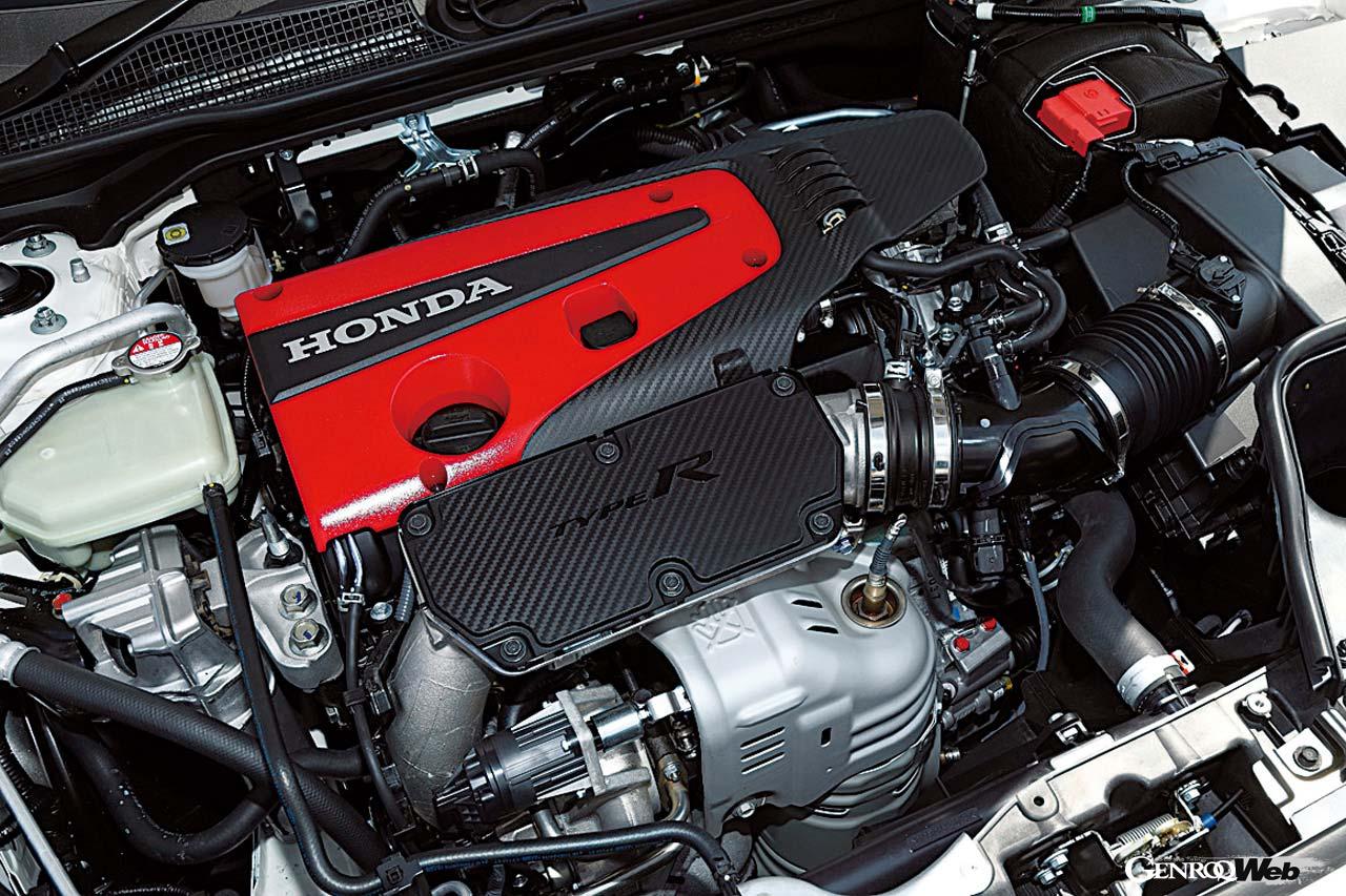 最高出力330PS、最大トルク420Nmを発揮する先代同様の2.0リッター直4ターボエンジン。冷却性能の向上でタレが少ないのが魅力だ。